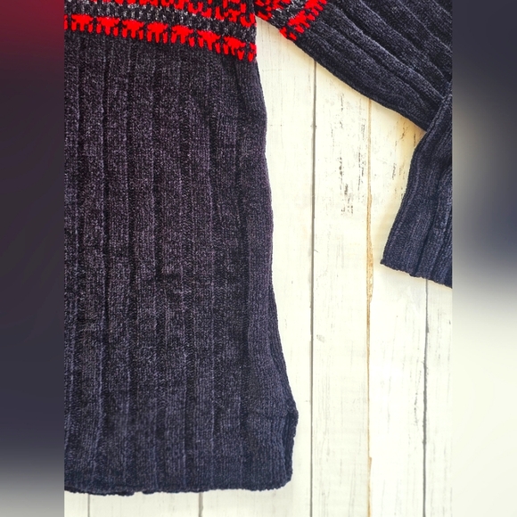 Vintage Jennifer Moore Chenille Black & Red High Neck Fairisle Christmas Sweater - Picture 3 of 15